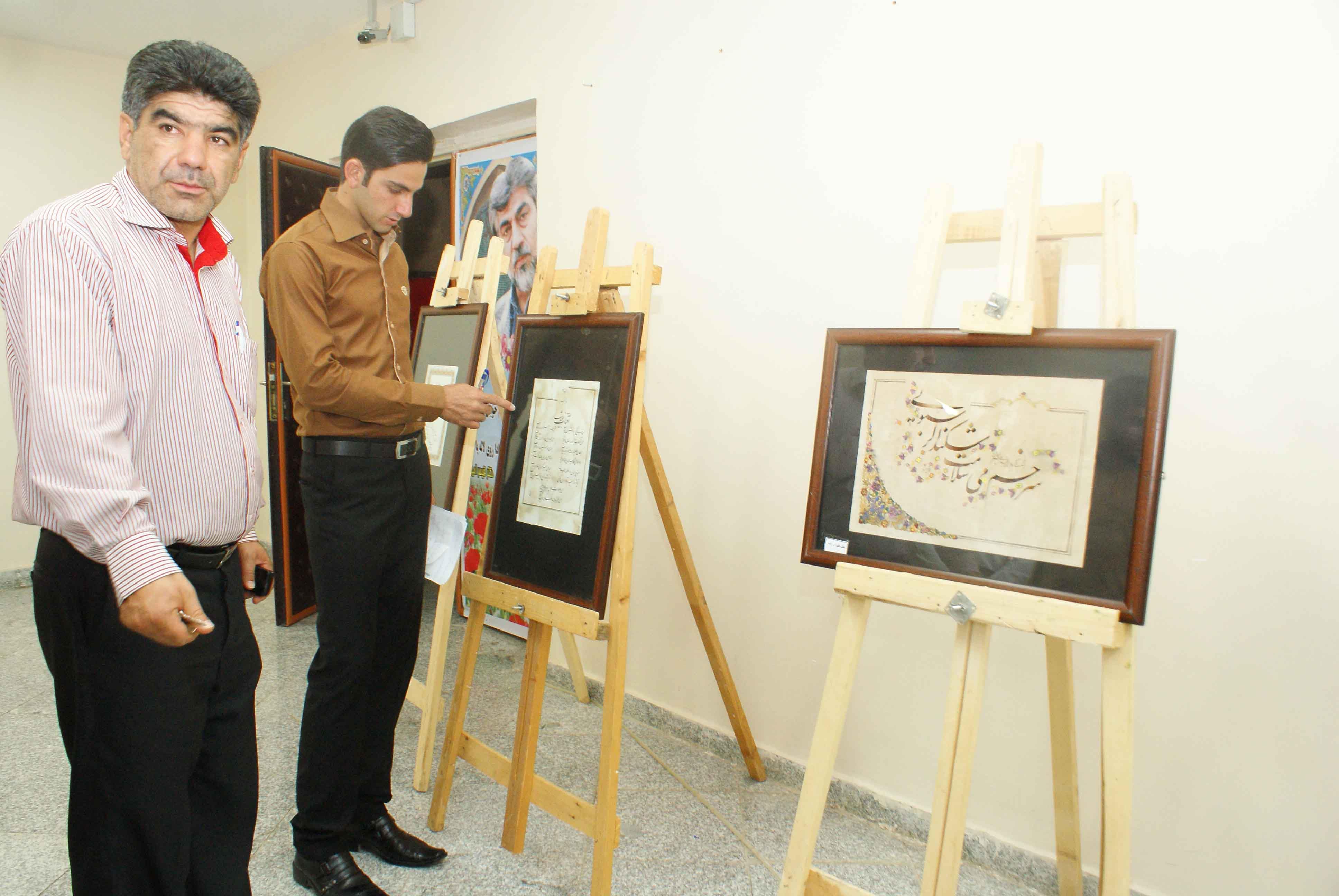 برگزاری نمایشگاه خوشنویسی در گتوند به مناسبت ارتحال ملکوتی امام خمینی (ره)