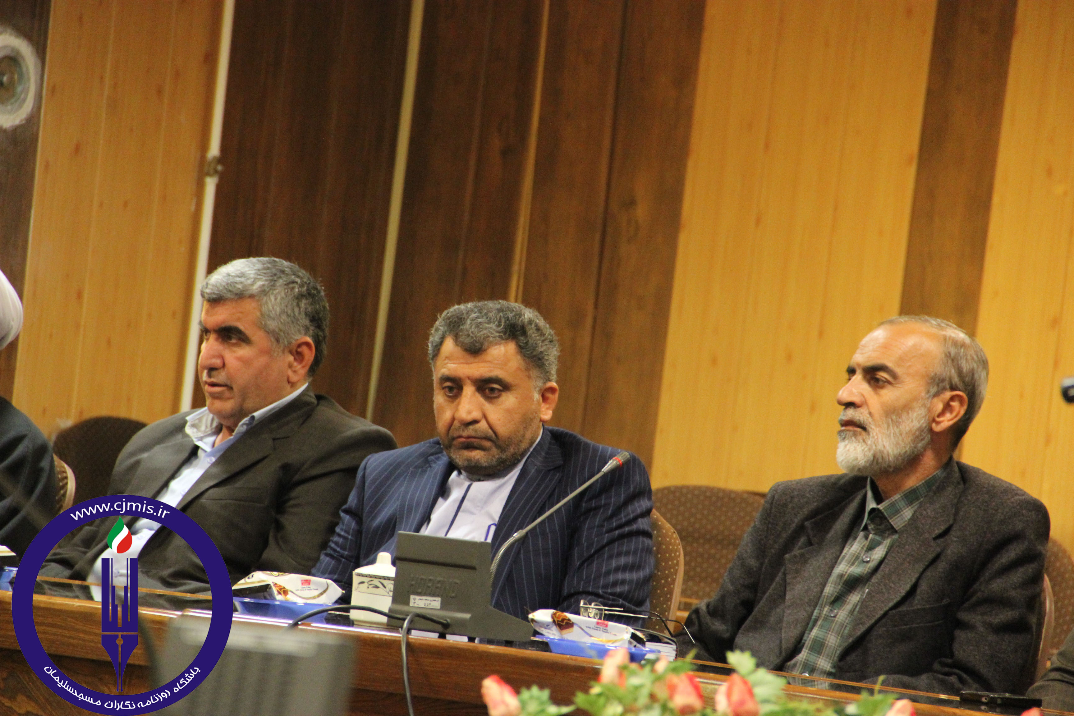 جلسه توجیهی نامزدها انتخابات مسجدسلیمان با حضور خبرنگاران برگزار شد / + تصاویر