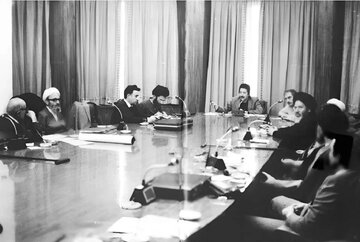 تصمیم اتمی شورای انقلاب در آخرین روزها تصمیم اتمی شورای انقلاب در آخرین روزها