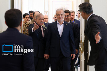 ژنرال پاکستانی: هیچ چیزی مانع از تلاش پزشکیان نشد/او در جنگ ۱۲روزه دستاورد بزرگی داشت/او یک پزشک است و به خوبی از ایران صیانت میکند ژنرال پاکستانی: هیچ چیزی مانع از تلاش پزشکیان نشد/او در جنگ ۱۲روزه دستاورد بزرگی داشت/او یک پزشک است و به خوبی از ایران صیانت میکند