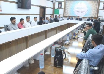 دیدار صمیمانه فعالین رسانه‌ای و خبرنگاران با فرماندار شوشتر بمناسبت روز خبرنگار
